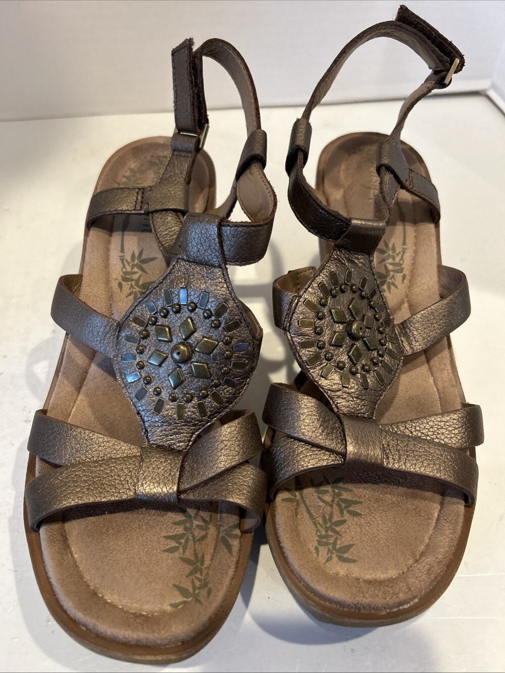 Easy Spirit Women's bronze embellished Wedge Strap Sandal - Bronze - 8m